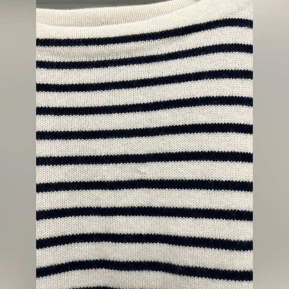 J Crew Midweight cashmere boatneck sweater in snow navy stripe Large NEW mended - Picture 12 of 12
